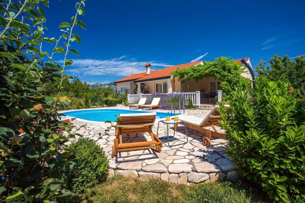Villa Ana - 3 Bedroom Villa With Private Pool And Unspoiled Natural Environment Kučiće Екстериор снимка
