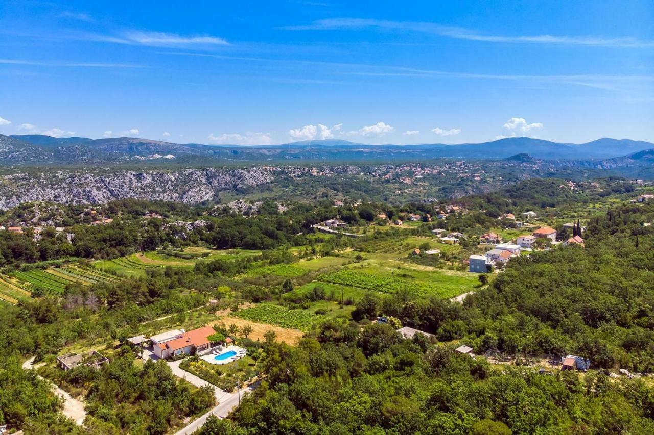 Villa Ana - 3 Bedroom Villa With Private Pool And Unspoiled Natural Environment Kučiće Екстериор снимка
